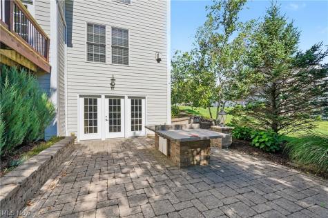 1933 Rock Creek Akron OH 44333
