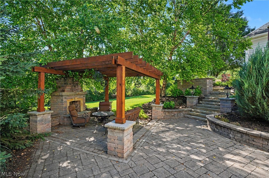 1933 Rock Creek Akron OH 44333