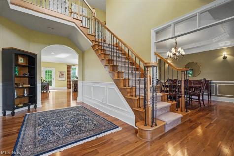 1933 Rock Creek Akron OH 44333
