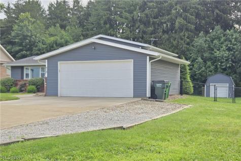 415 31st Street SW Barberton OH 44203