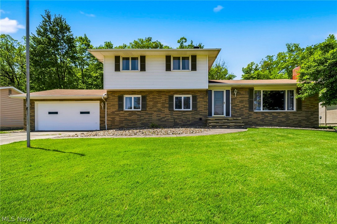 8074 Farview Oval Brecksville OH 44141