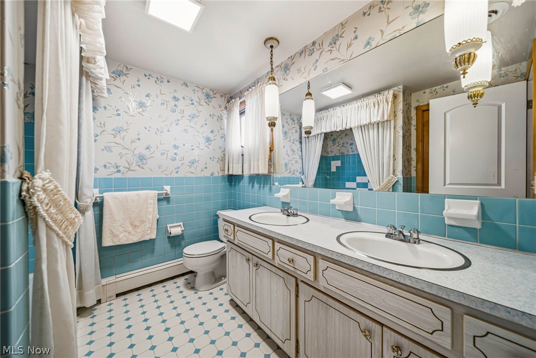 8074 Farview Oval Brecksville OH 44141