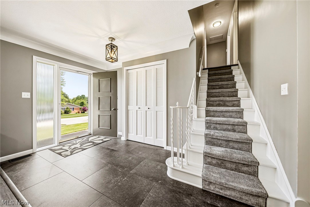 8074 Farview Oval Brecksville OH 44141