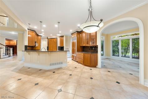 1551 Stone Court Westlake OH 44145