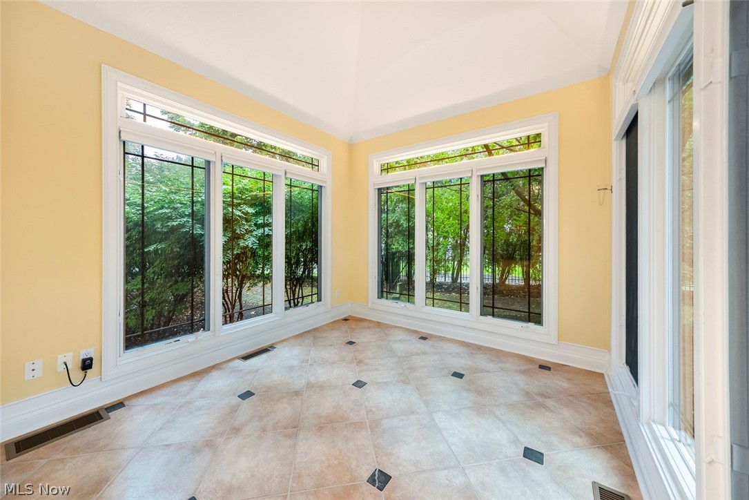 1551 Stone Court Westlake OH 44145