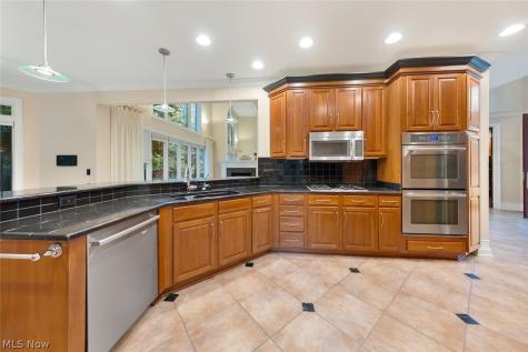1551 Stone Court Westlake OH 44145