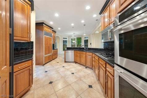 1551 Stone Court Westlake OH 44145