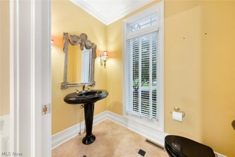 1551 Stone Court Westlake OH 44145