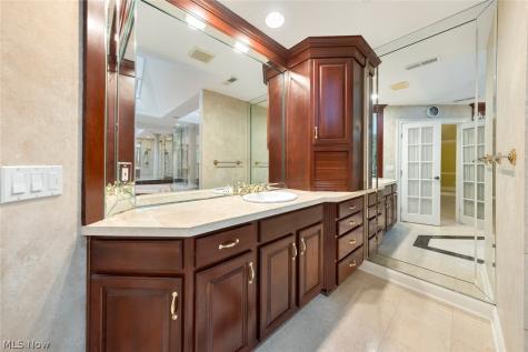 1551 Stone Court Westlake OH 44145