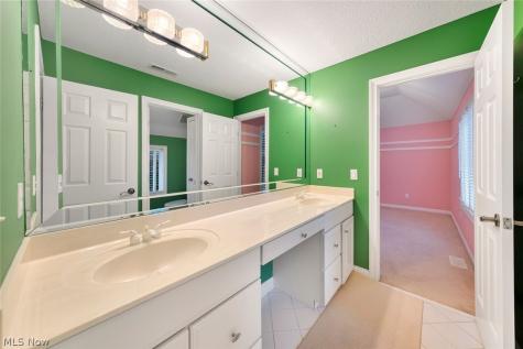 1551 Stone Court Westlake OH 44145