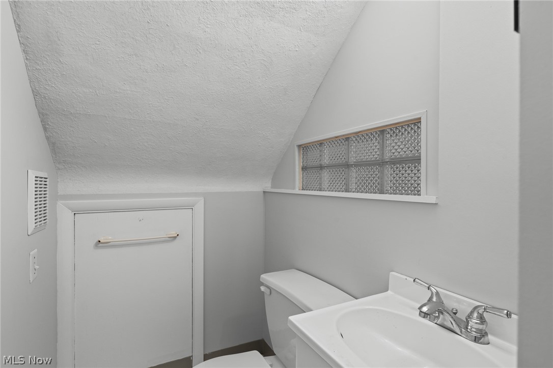 3322 E Fairfax Road Cleveland Heights OH 44118