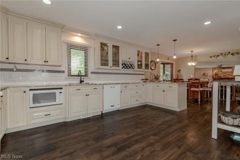 397 Connie Court Eastlake OH 44095