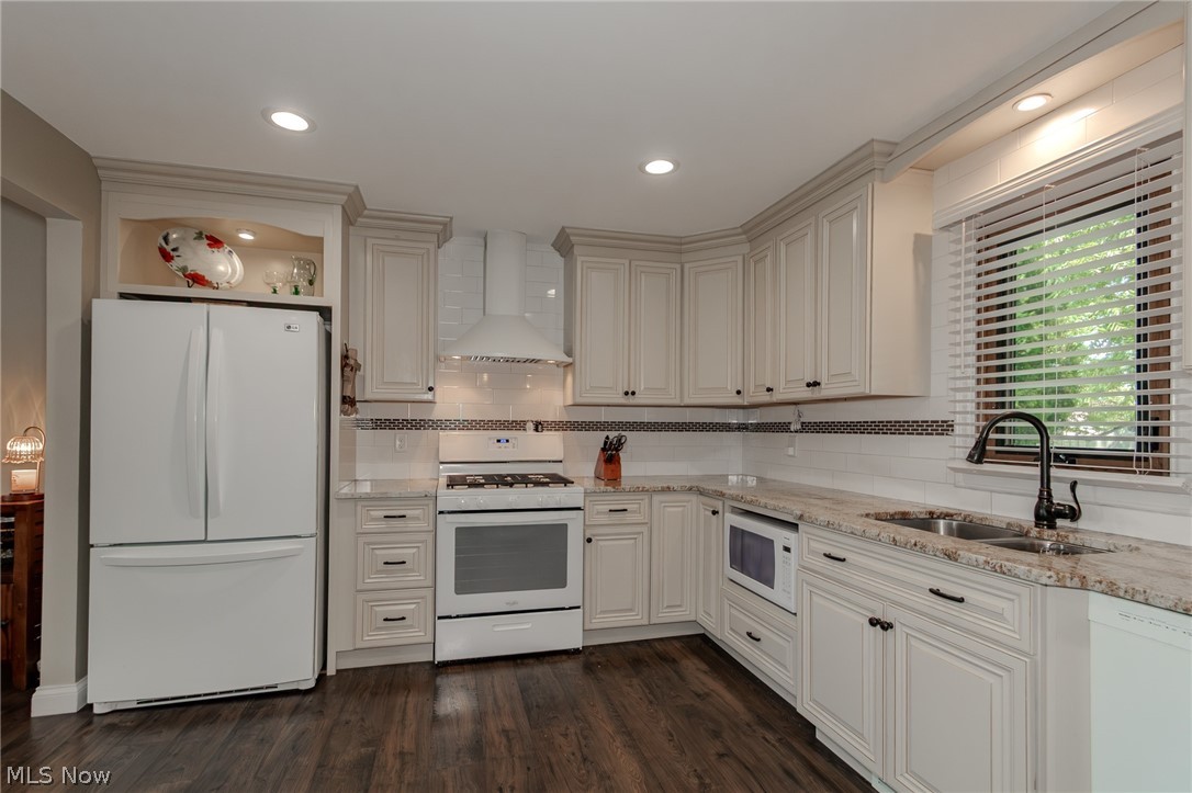 397 Connie Court Eastlake OH 44095