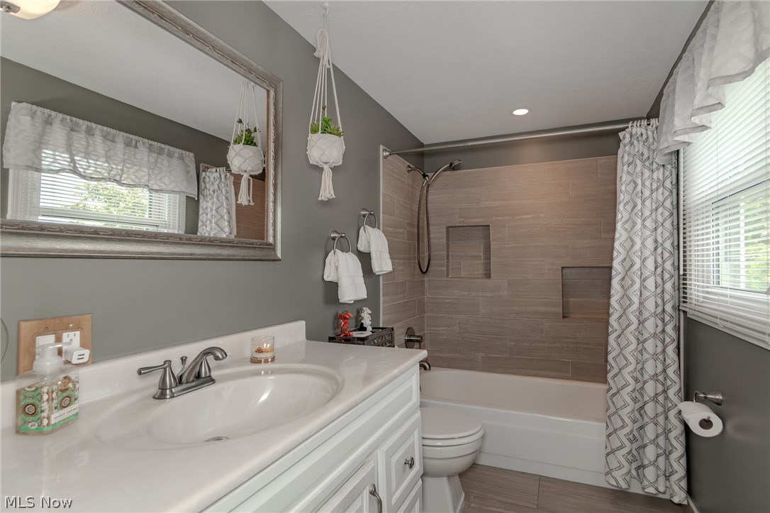 397 Connie Court Eastlake OH 44095