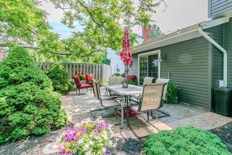 397 Connie Court Eastlake OH 44095