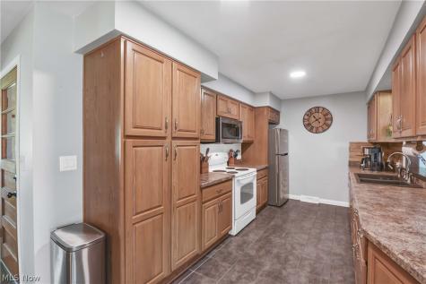 183 Sunrise Drive Amherst OH 44001