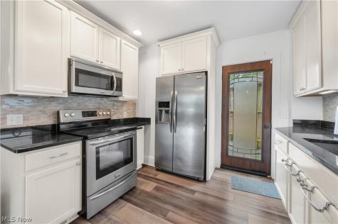 371 Merriman Road Akron OH 44303