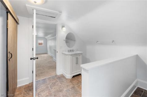 371 Merriman Road Akron OH 44303