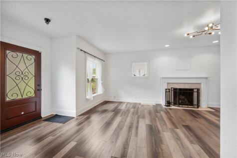 371 Merriman Road Akron OH 44303