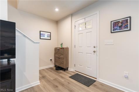 1427 Wood Fern Drive Akron OH 44312