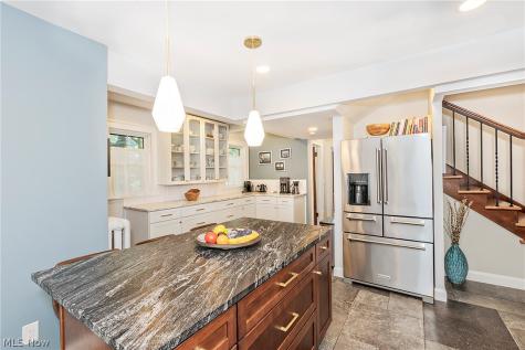 1351 Oakridge Drive Cleveland Heights OH 44121