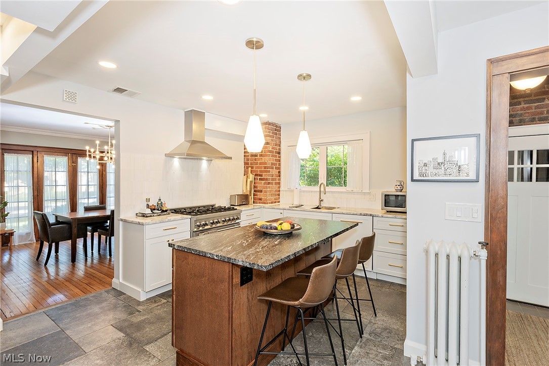 1351 Oakridge Drive Cleveland Heights OH 44121