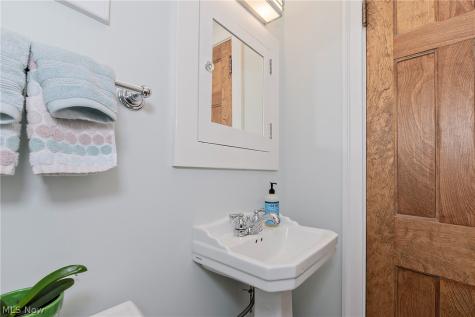 1351 Oakridge Drive Cleveland Heights OH 44121