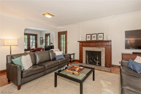1351 Oakridge Drive Cleveland Heights OH 44121