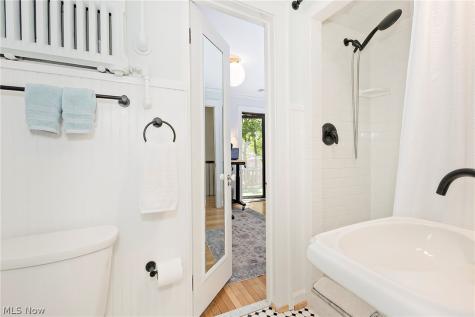 1351 Oakridge Drive Cleveland Heights OH 44121