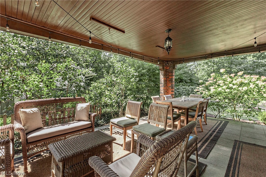 1351 Oakridge Drive Cleveland Heights OH 44121