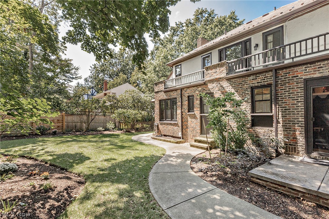 1351 Oakridge Drive Cleveland Heights OH 44121