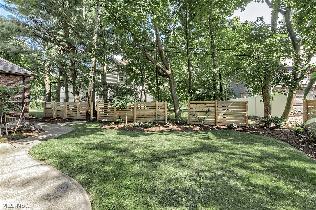 1351 Oakridge Drive Cleveland Heights OH 44121