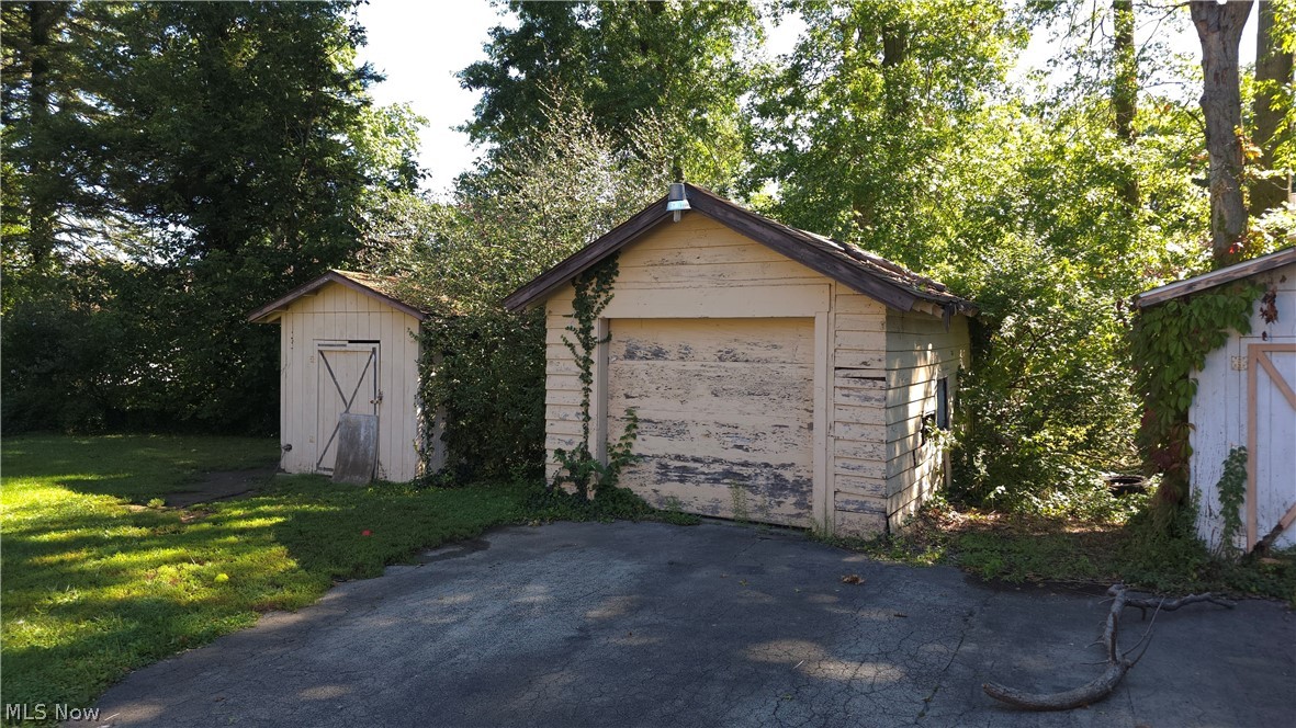 2021 Felicia Avenue Youngstown OH 44504