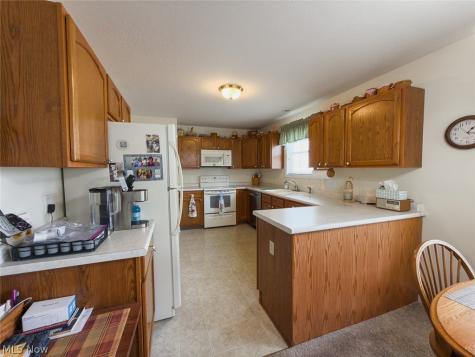 4054 Lindbergh Avenue NW Canton OH 44718