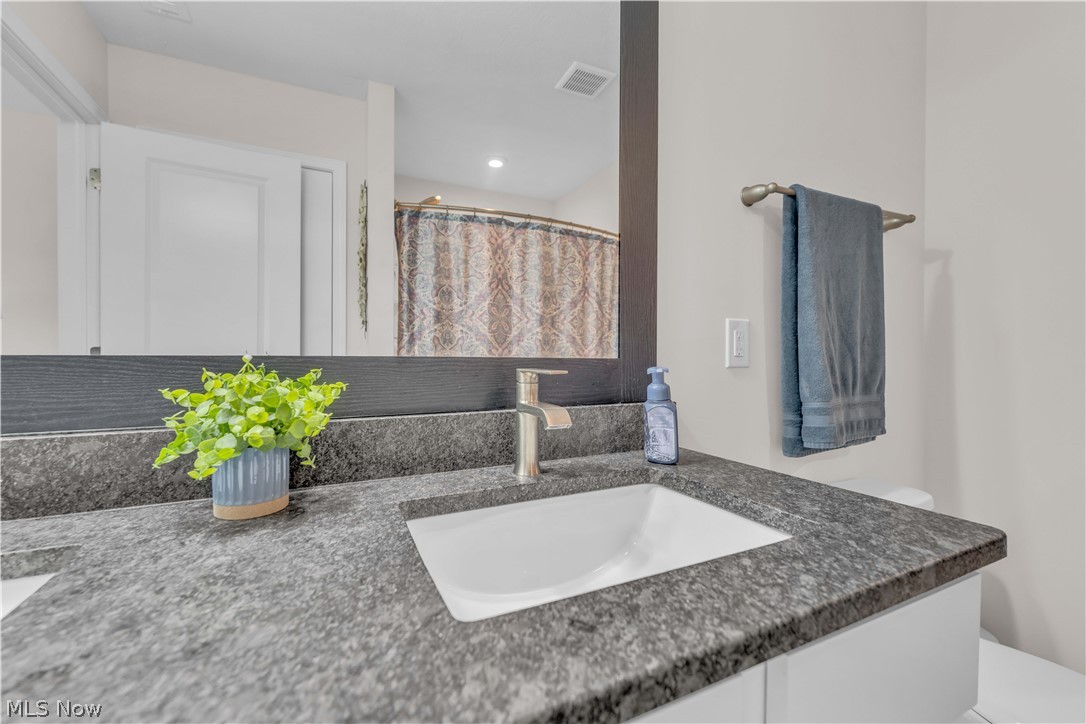 1074 Wayne Trail Vermilion OH 44089