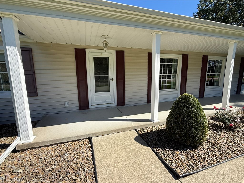 1927 N Walnut Street Dover OH 44622