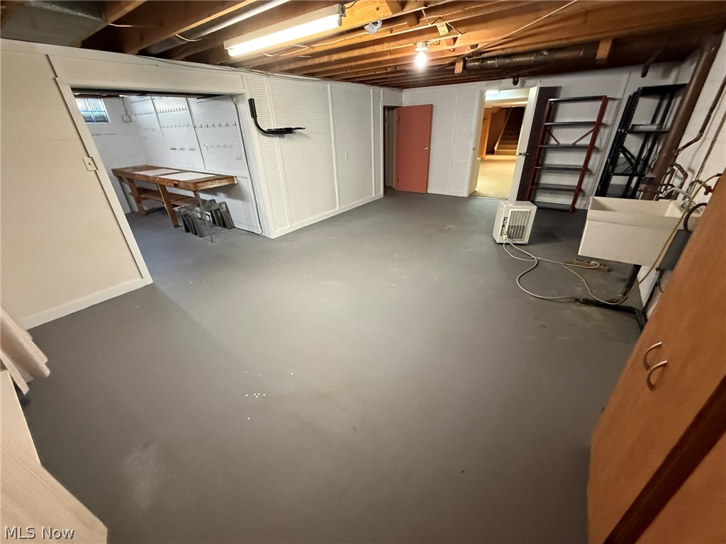 1927 N Walnut Street Dover OH 44622