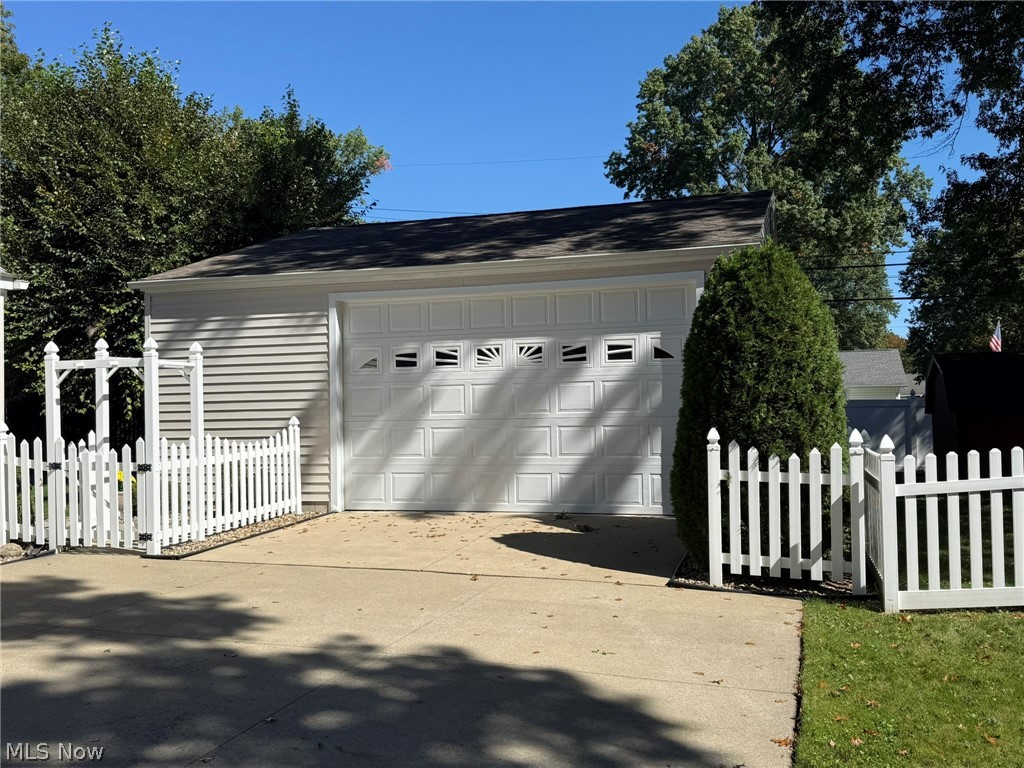 1927 N Walnut Street Dover OH 44622