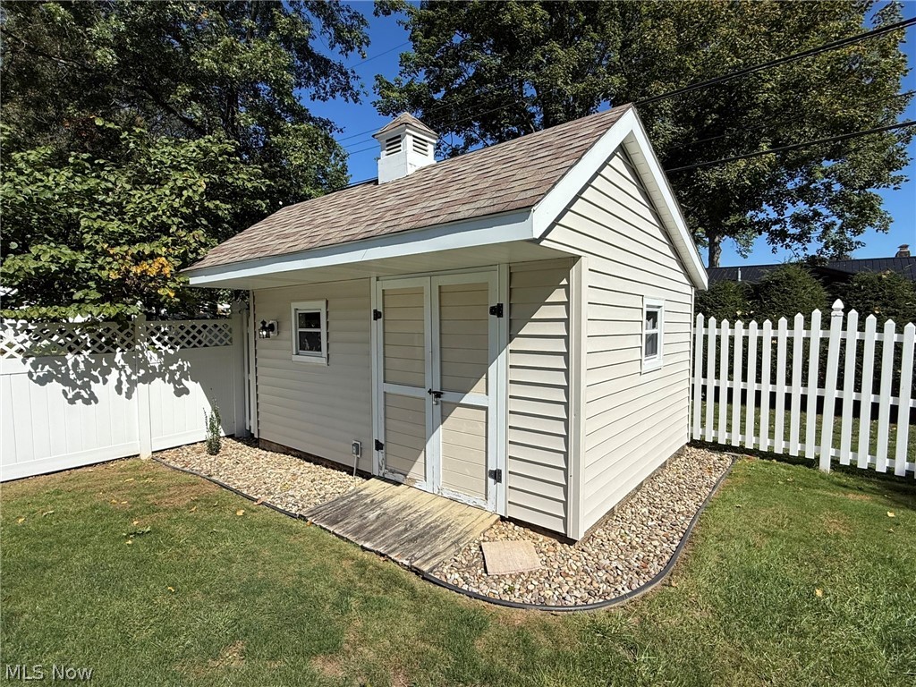1927 N Walnut Street Dover OH 44622