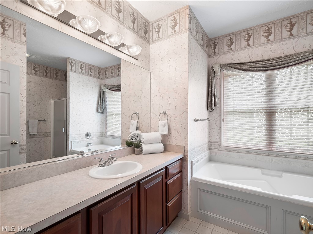 4272 Lake Harbour Way Avon OH 44011