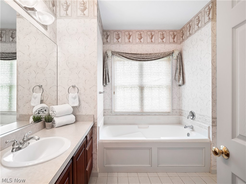 4272 Lake Harbour Way Avon OH 44011