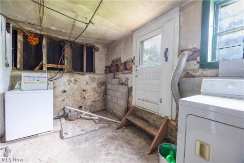 659 E Jackson Street Millersburg OH 44654