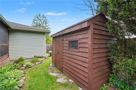 146 Habant Road Amherst OH 44001