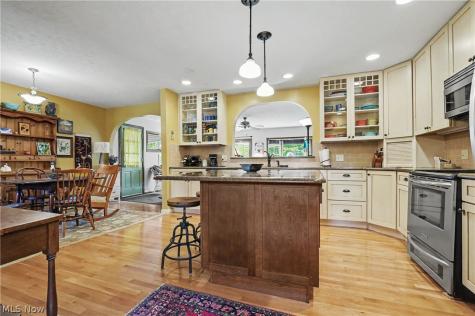 146 Habant Road Amherst OH 44001