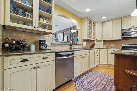146 Habant Road Amherst OH 44001
