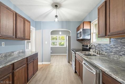 140 Mission Drive Akron OH 44301
