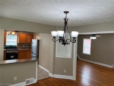 261 E 210th Street Euclid OH 44123