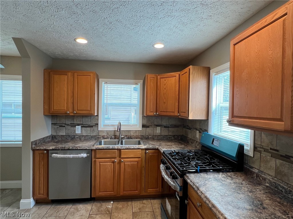 261 E 210th Street Euclid OH 44123