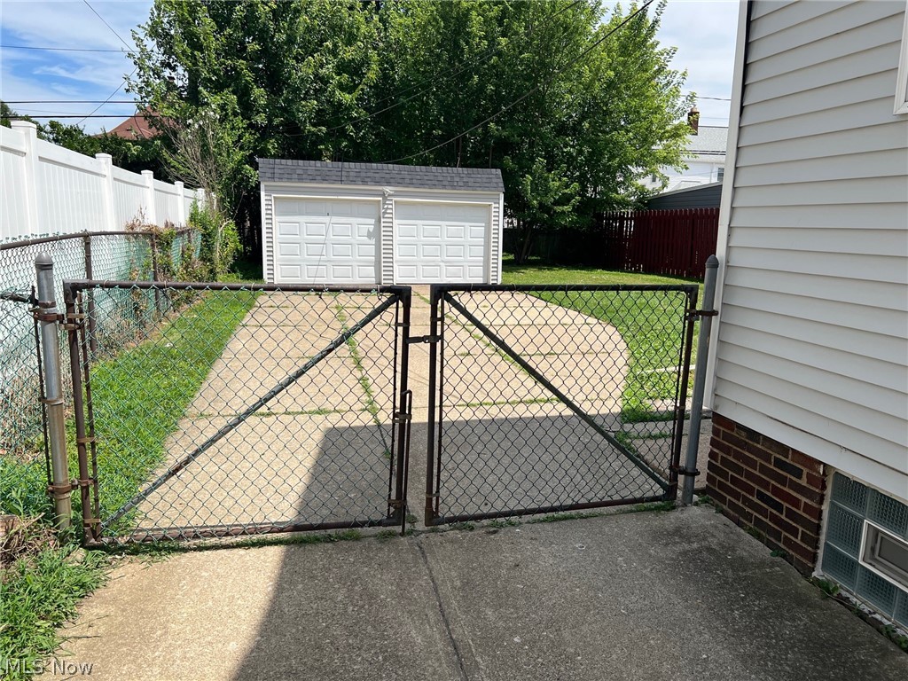 261 E 210th Street Euclid OH 44123