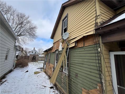 4667 Avery Avenue Cleveland OH 44127